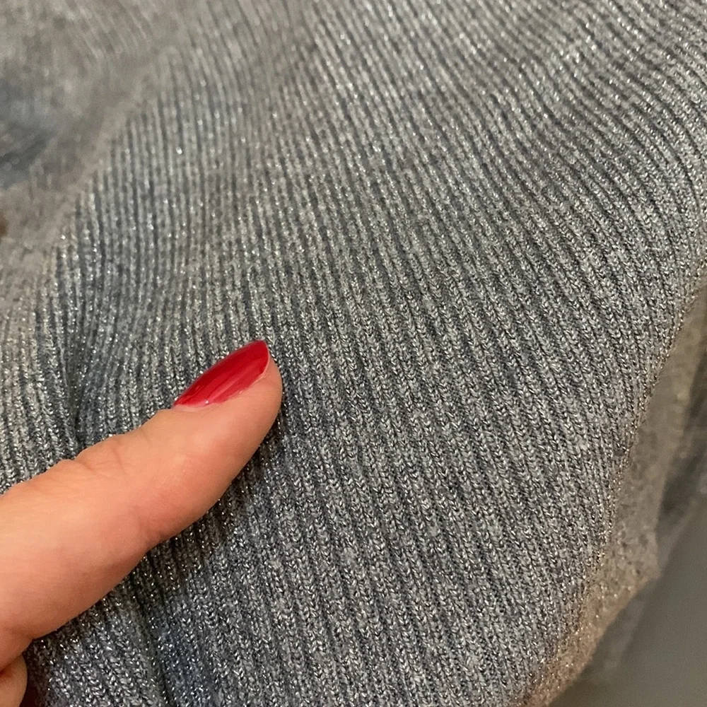 Sparkly grey / silver turtleneck - Picture 3 of 4